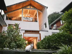 Baoxingtian Sister Inn