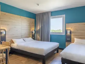 B&B HOTEL聖馬丁德克羅阿爾皮勒斯卡馬格