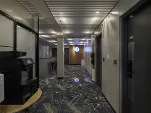 에잇레스트 호스텔 종로