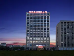 Lingbi Huangpu Hongtai Grand Hotel (Hongtai Auto City)