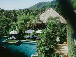 Porter Hotel - Surf & Yoga Retreat