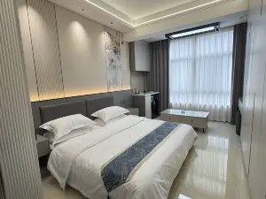 Yixuan Light Luxury Homestay (Wang Family Courtyard)