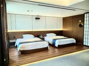 Shiyan Longyun Grand Hotel