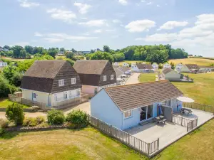 Seaview Holidays - Salterns Village