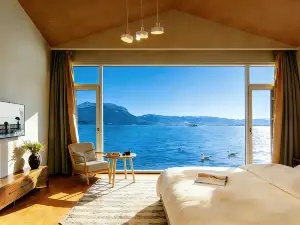 mosuo Villa | LuguLake mosuo· Lake View Resort (LuguLake Daluo Village Branch)