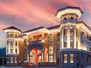 Huayue Village Hot Spring Hotel