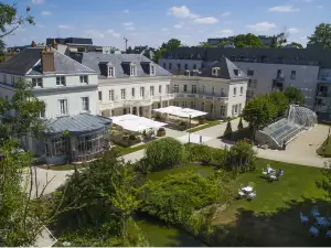 Château Belmont Tours by The Crest Collection