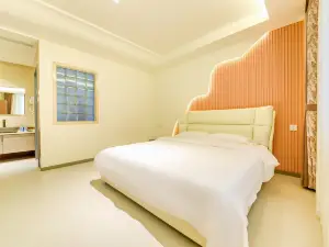 Lonin Hawaii Hotel