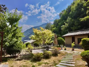 Lueyang Hanshili Hot Spring Homestay