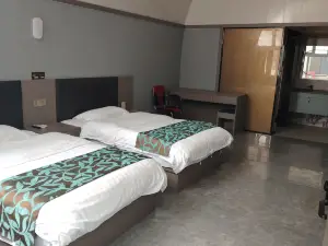 Jia County Hongshun Business Hotel