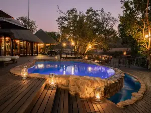 Ndlovu Safari Lodge