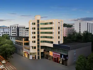 Yiyang Yunman Hotel (Yiyang Xiufeng Park)