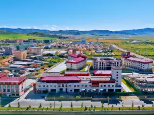 Yak Holiday HotelHoliday Hotel (Hongyuan Silver Pearl Square Branch)