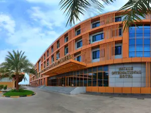 Escale International Hotel