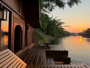 คาวาริน ริเวอร์ เอ็กซ์คลูซีฟ โฮเทล แอนด์ รีสอร์ต