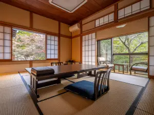 Tsurumaki Onsen Motoyu Jinya(Accommodation available for ages 13 and above)