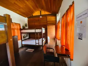 Tanty’s Hostel