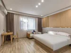 Mengzi Huayang Hotel