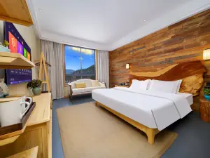 Gongjin Lianri Ecological Cave Hotel (Daocheng Yading Branch)