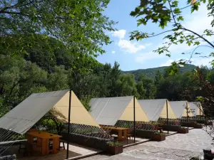 Wangchunshan Courtyard Vacation Apartment (Huanren Wangtiandong National Geopark)