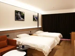 Dafang Yichuang Smart Hotel (Desheng International Trade City)