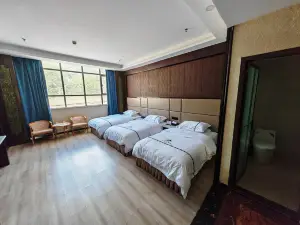 Sog County Chongcao Grand Hotel