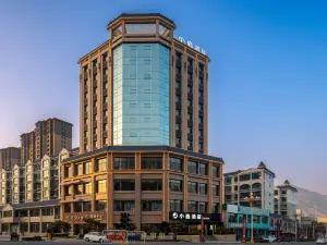 小鹿ホテル（民和回族トゥ族自治県第二中学校）