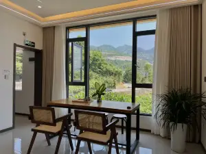 Hefeng Lushan Banshui Homestay