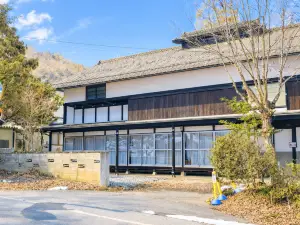 KOMINKA HAKUBA