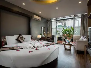 Khách Sạn và Spa Splendid Star Grand