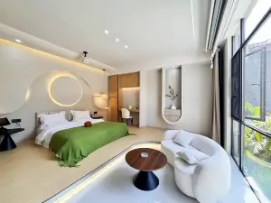 Chuxiong Alien Resort Hotel (Yihai Park Beach Branch)