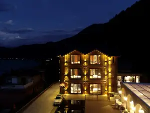 Shanli Yunduan Guanwu Lake Sunrise Designer Panoramic Art Hotel (Daluoshui Senoxi Branch)