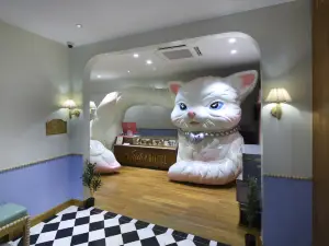 Kitsch Hotel