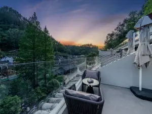 Fenghuang Yunlu Scenic Hotel (Fenghuang Ancient City)