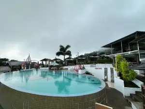 SMDP Resort Hotel CamSur