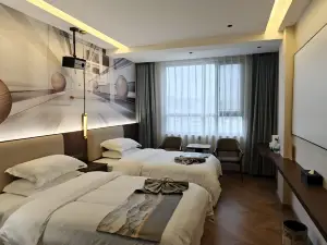 Yunhua International Hotel (Xihe People's Hospital Bus Station)