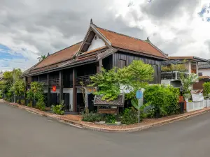 에인션트 루앙프라방 호텔