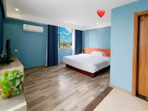 嘉途大飯店（開陽雲開廣場萬象君滙店）