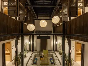 果然好奇丨中式迴廊設計丨CuriousLifeラグジュアリー  美宿（南潯古鎮観光地）