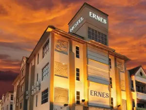 Ernesホテル