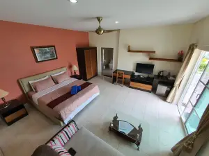 Palm Lodge Resort