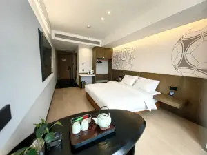 Huiyu Zhenxuan Hotel (Hechuan Baolong Square Branch)