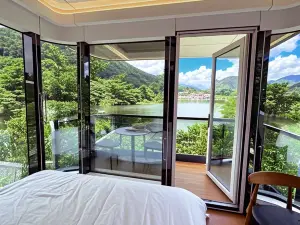 上林縣鼓鳴寨湖畔太空艙民宿