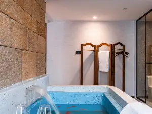 雲孚裏隱宿·私湯民宿（安岳檸都大道店）