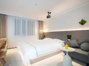 Xinhua Hotel