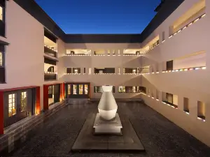 Z Supreme Hotel (Feilai Temple Observation Deck)