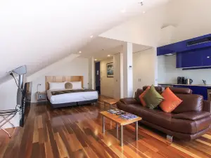 Salamanca Wharf Hotel