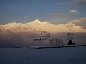 Snow Mountain Wake Up Hotel