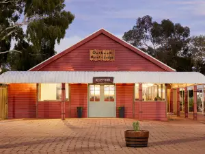 Outback Hotel & Lodge