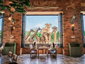 All Love Park Giraffe Manor Hotel